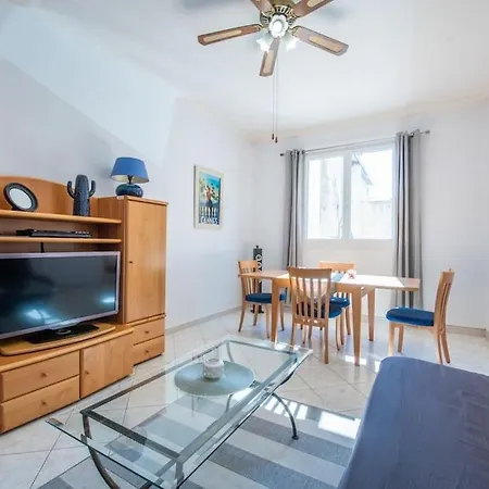 Spacieux 2 Pieces Renove Au Coeur De * Cannes