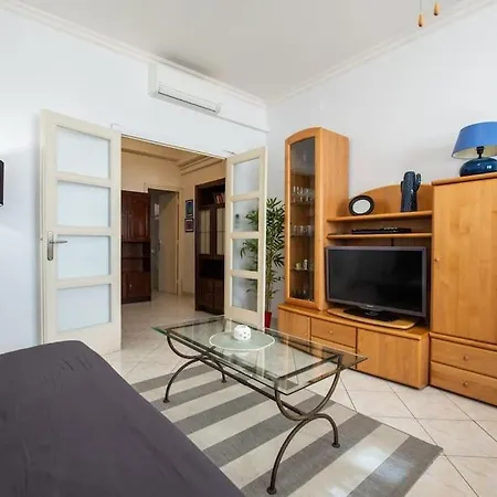 Spacieux 2 Pieces Renove Au Coeur De Apartament