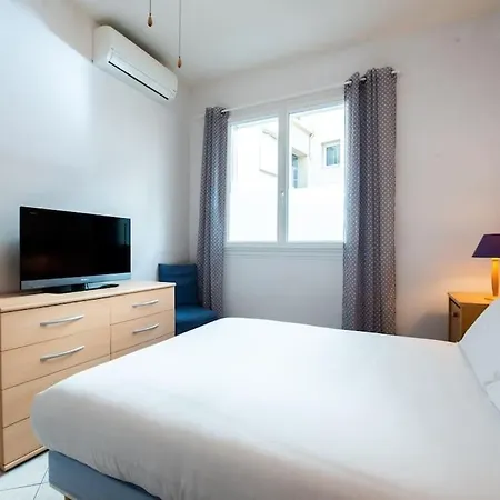 Spacieux 2 Pieces Renove Au Coeur De * Cannes