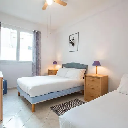 Spacieux 2 Pieces Renove Au Coeur De Apartament